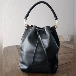 Aritzia Auxiliary 100% Leather “MANDER” Bucket Bag